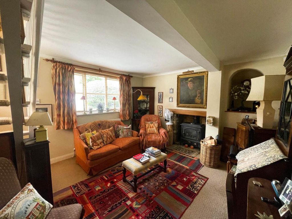 Property photo 3 of 12 498E817A-935A-4299-98E3-69E286d36601.Jpg