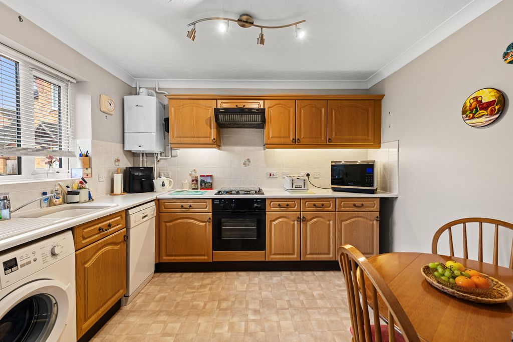 Property photo 3 of 23