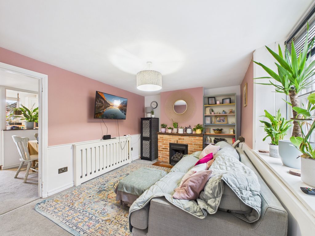 Property photo 1 of 14 Lounge 1.Jpg