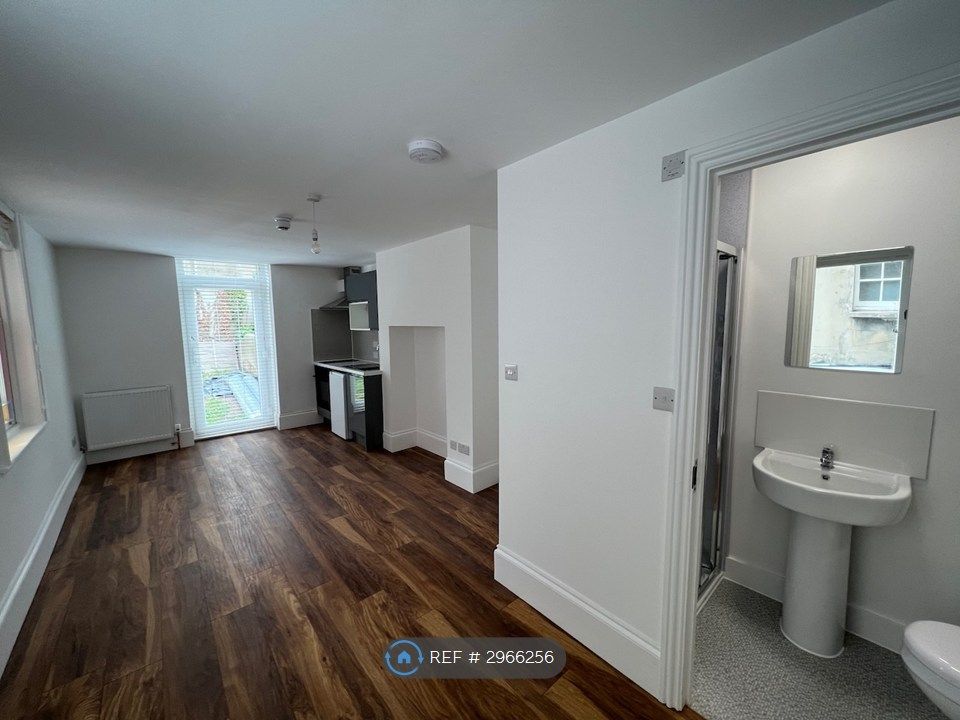 Property photo 1 of 3