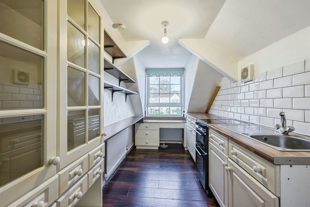 Property photo 3 of 23