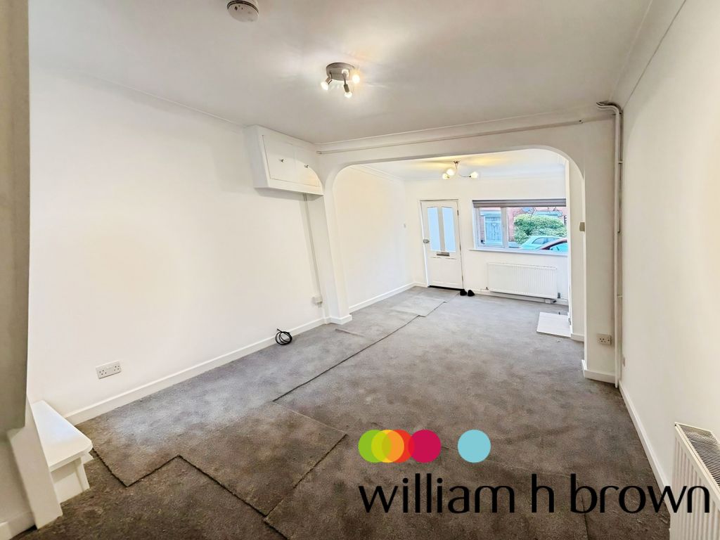 Property photo 3 of 10 Living Room