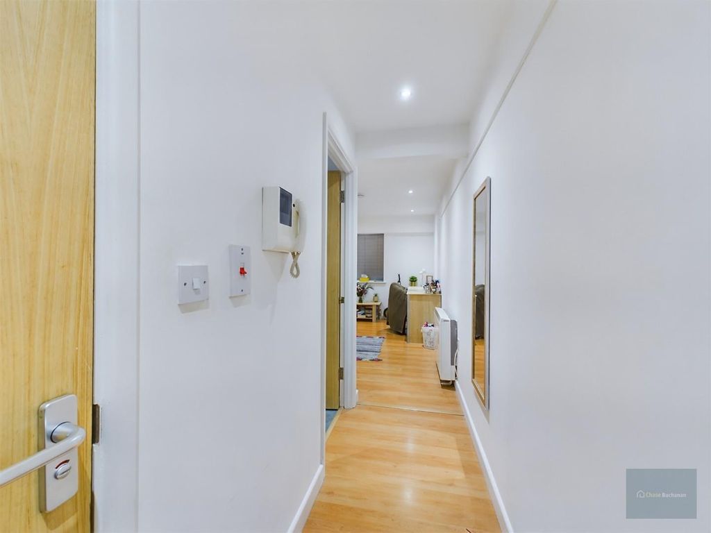 Property photo 3 of 3 Hallway.Jpg