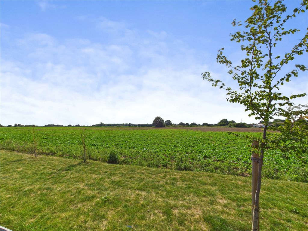 Property photo 3 of 27 3 - Picture No. 52