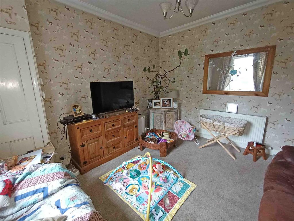 Property photo 2 of 12 Sitting Room