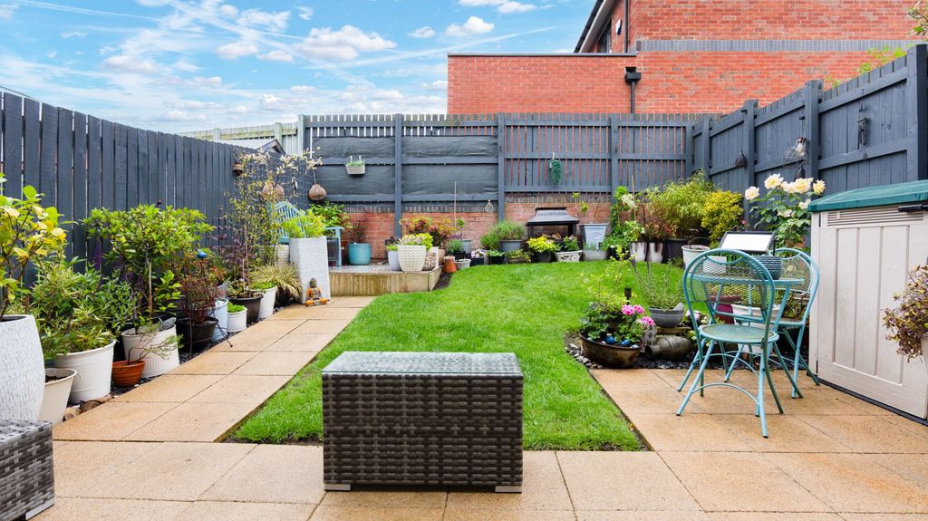 Property photo 2 of 27
