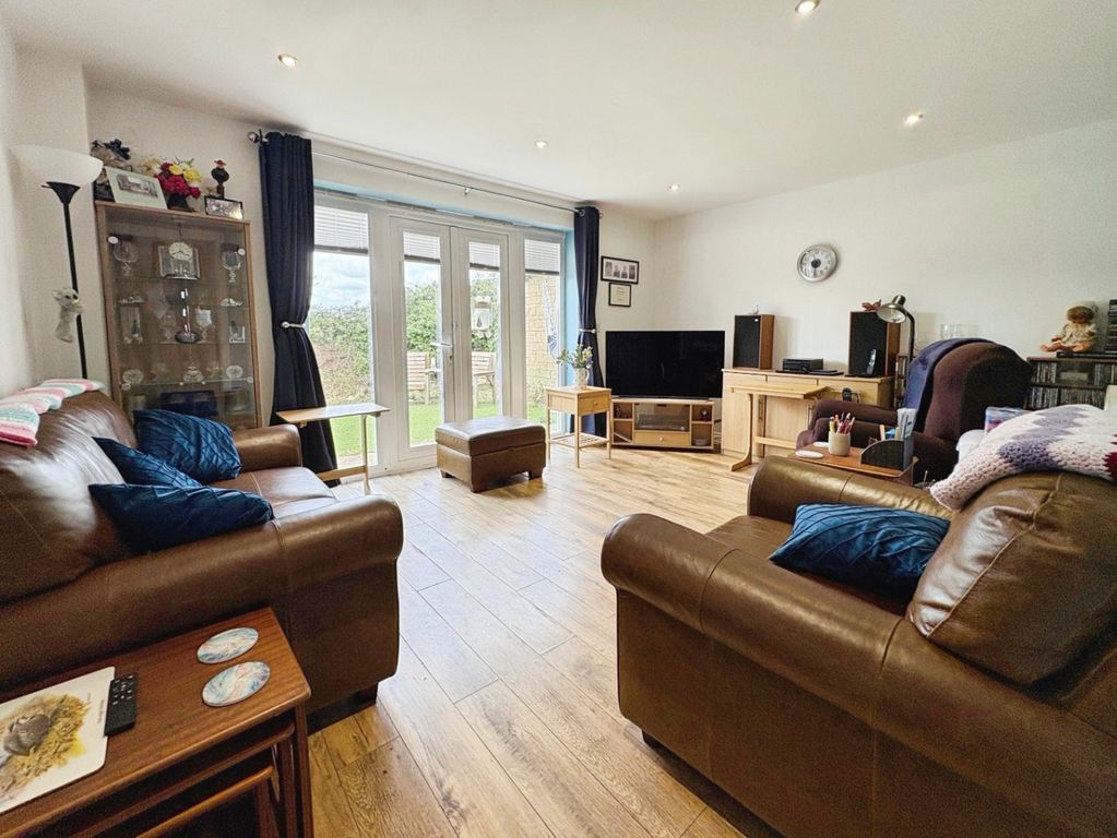 Property photo 2 of 25 5083401