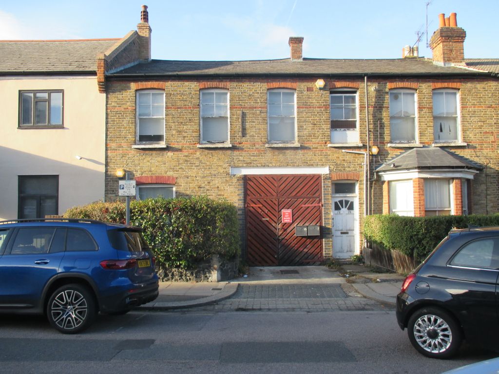 Property photo 3 of 4