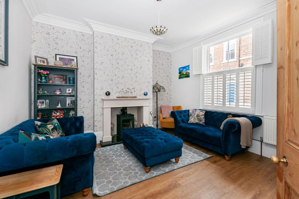 Property photo 2 of 13 32 Highgate22.Jpg