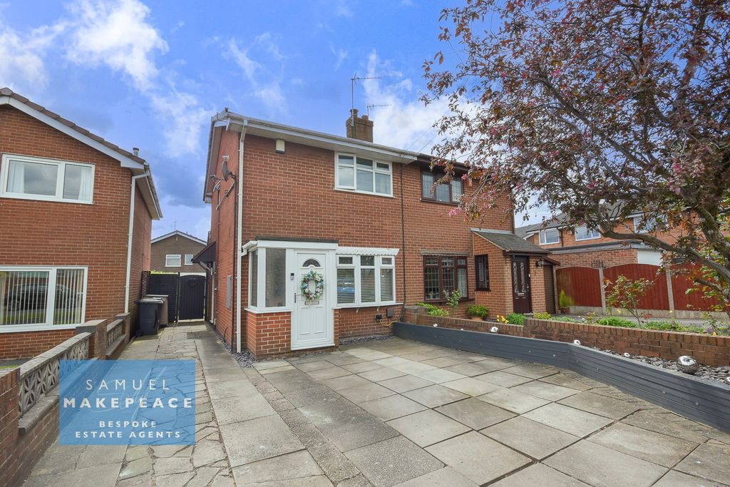 Property photo 1 of 13 Two Bedroom Semi Detached With Modern Kitchen/Diner