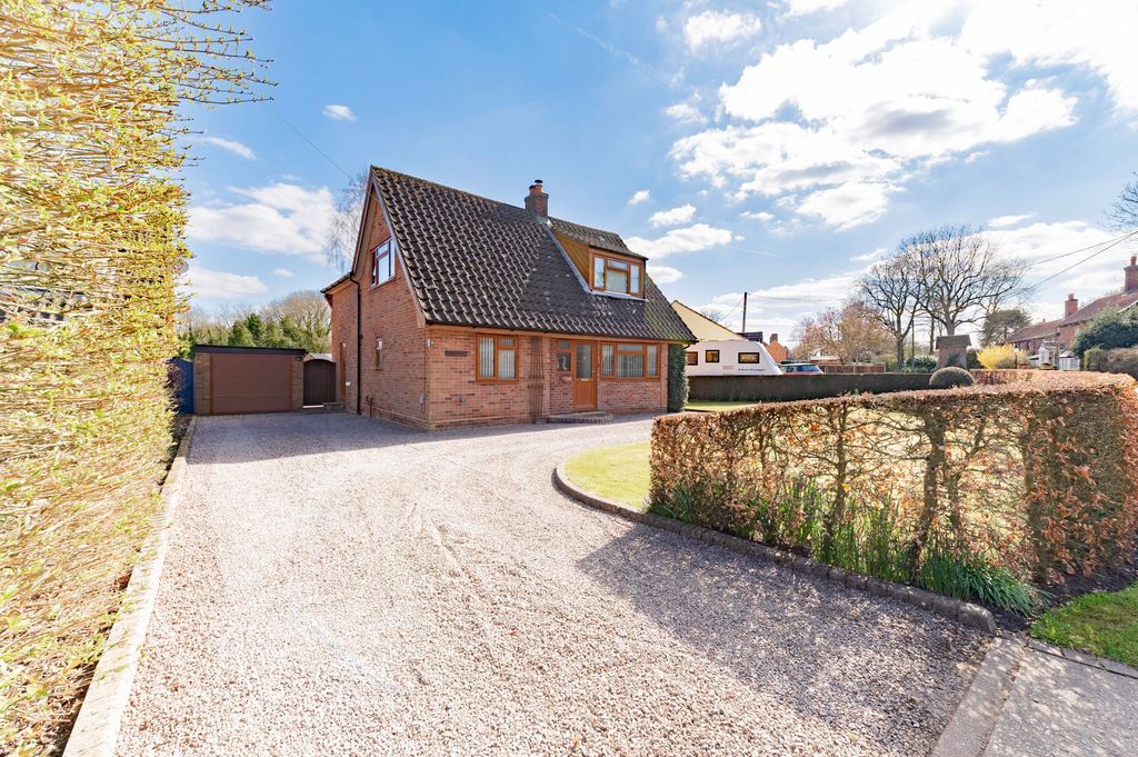 Property photo 2 of 31