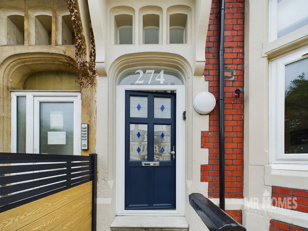 Property photo 2 of 29