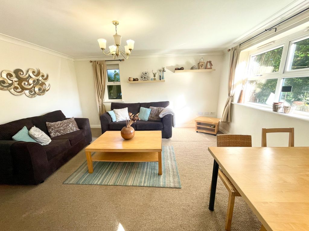 Property photo 1 of 8 Cover