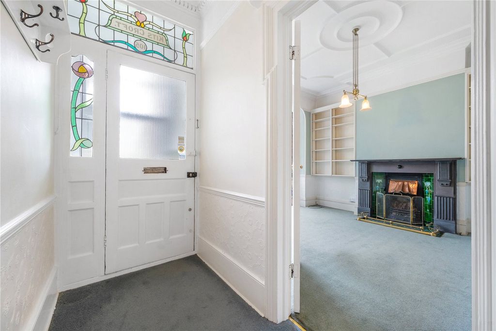 Property photo 3 of 23 Entrance