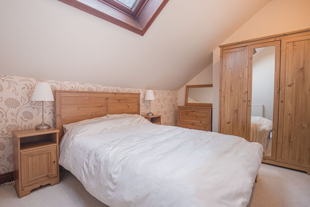 Property photo 3 of 15 Bed1Angle1