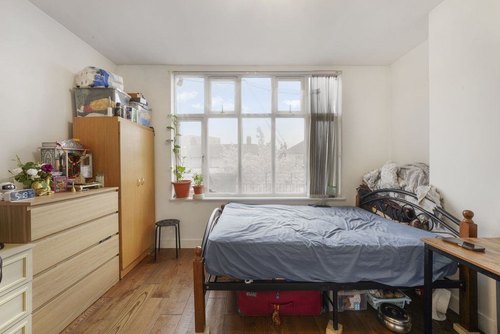 Property photo 3 of 11 Gallery