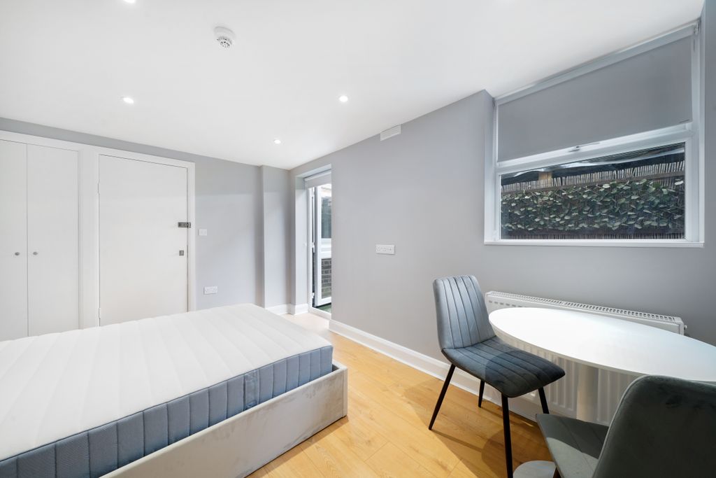 Property photo 3 of 8