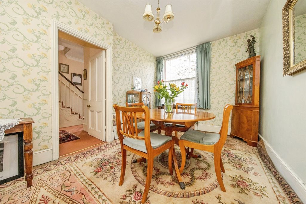 Property photo 3 of 24