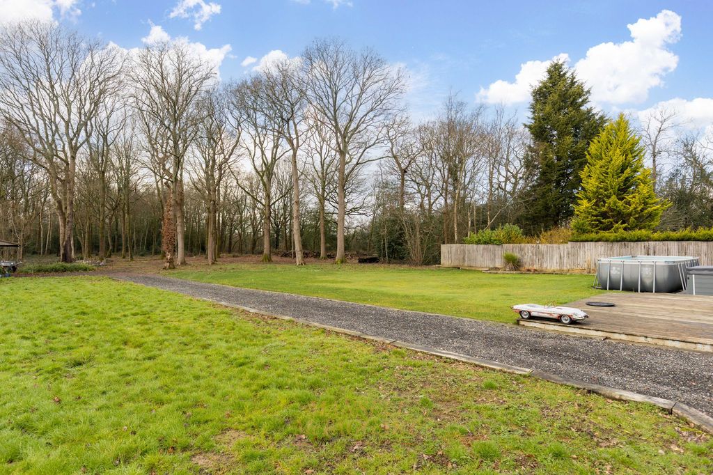 Property photo 3 of 35