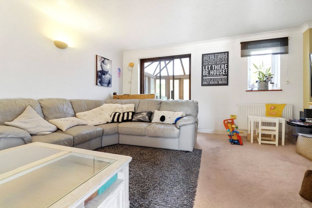 Property photo 2 of 9 Picture No. 01