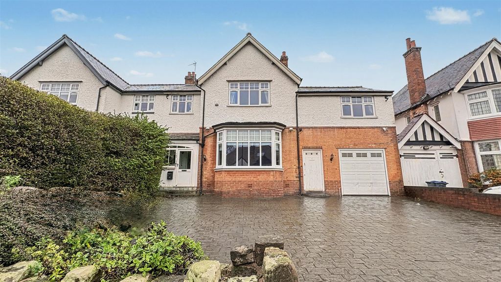 Property photo 1 of 34 Approach