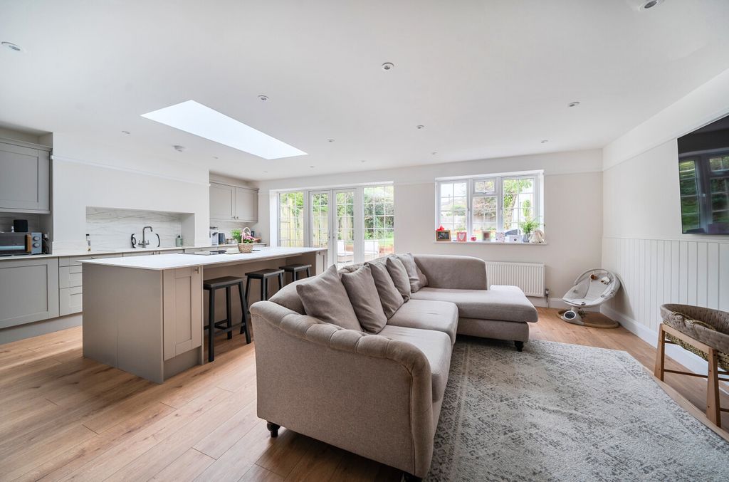 Property photo 2 of 25 1-69Dffcc005Eb9-1...