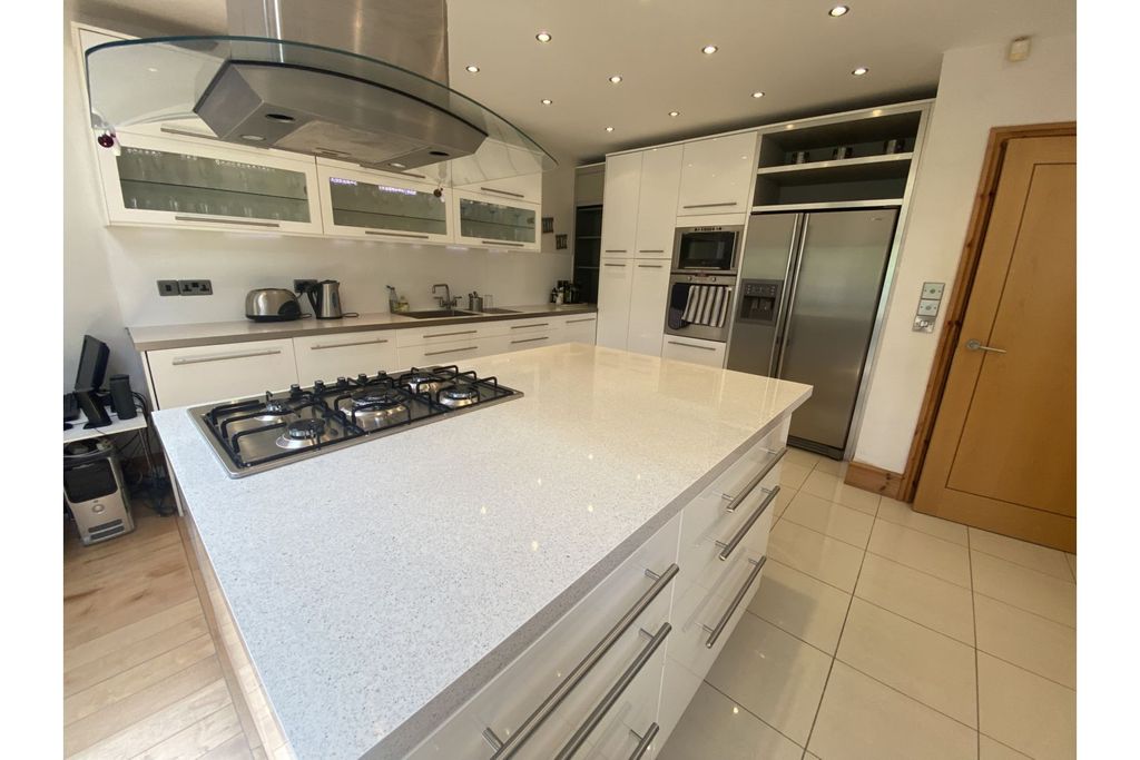 Property photo 2 of 13 Kitchen