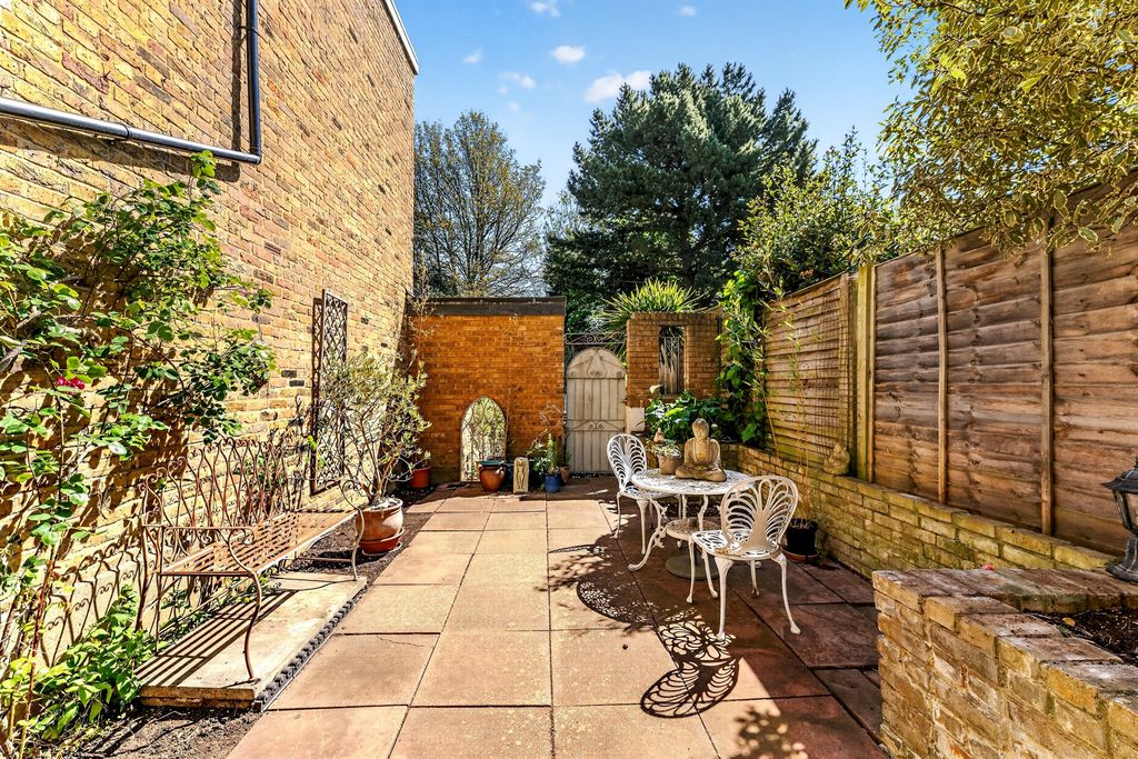 Property photo 3 of 13