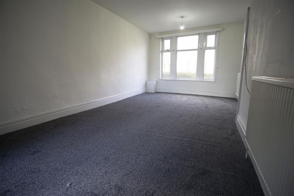 Property photo 3 of 14 Reception