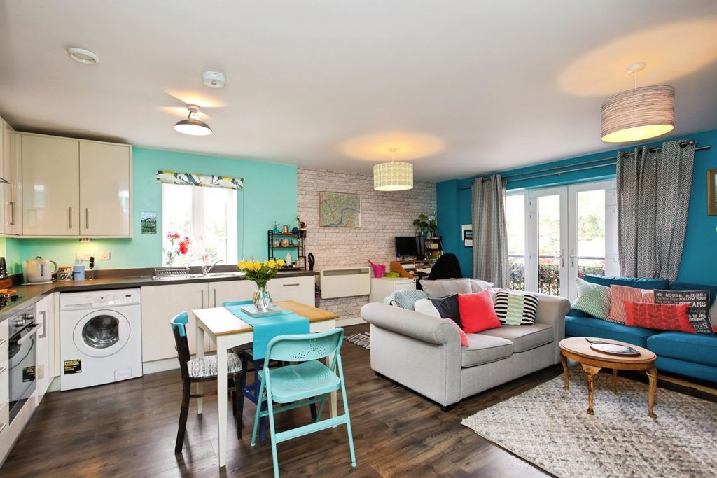 Property photo 2 of 15 Pbox-Img.Jpg