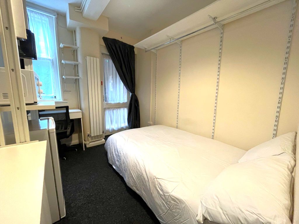 Property photo 3 of 21