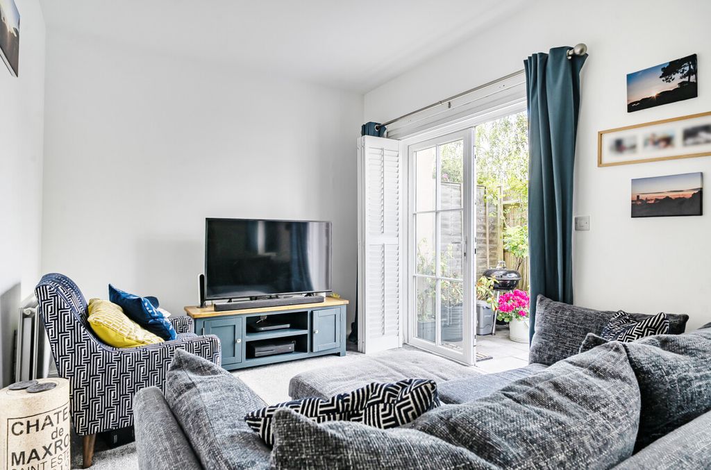 Property photo 3 of 13 1484623-12-6A4251...