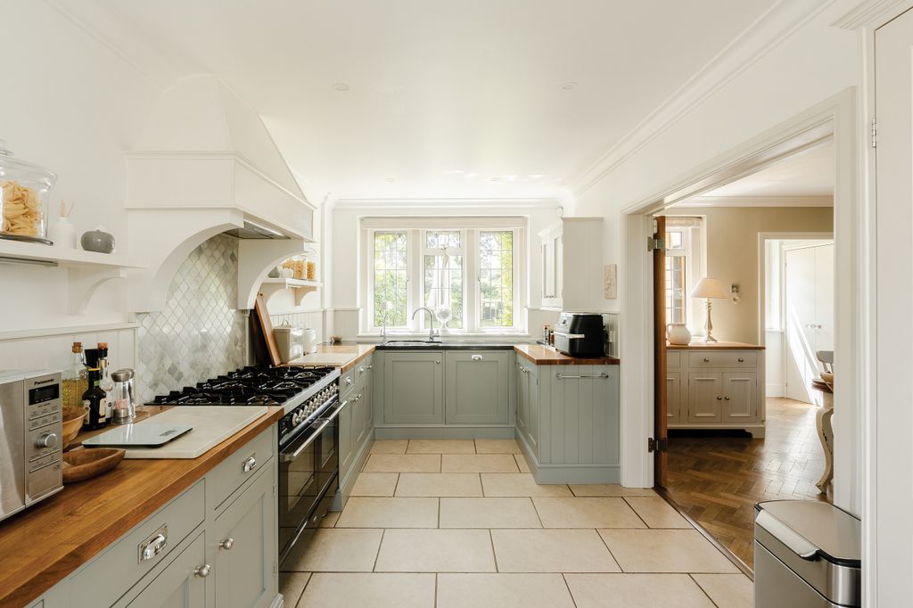 Property photo 2 of 37 2