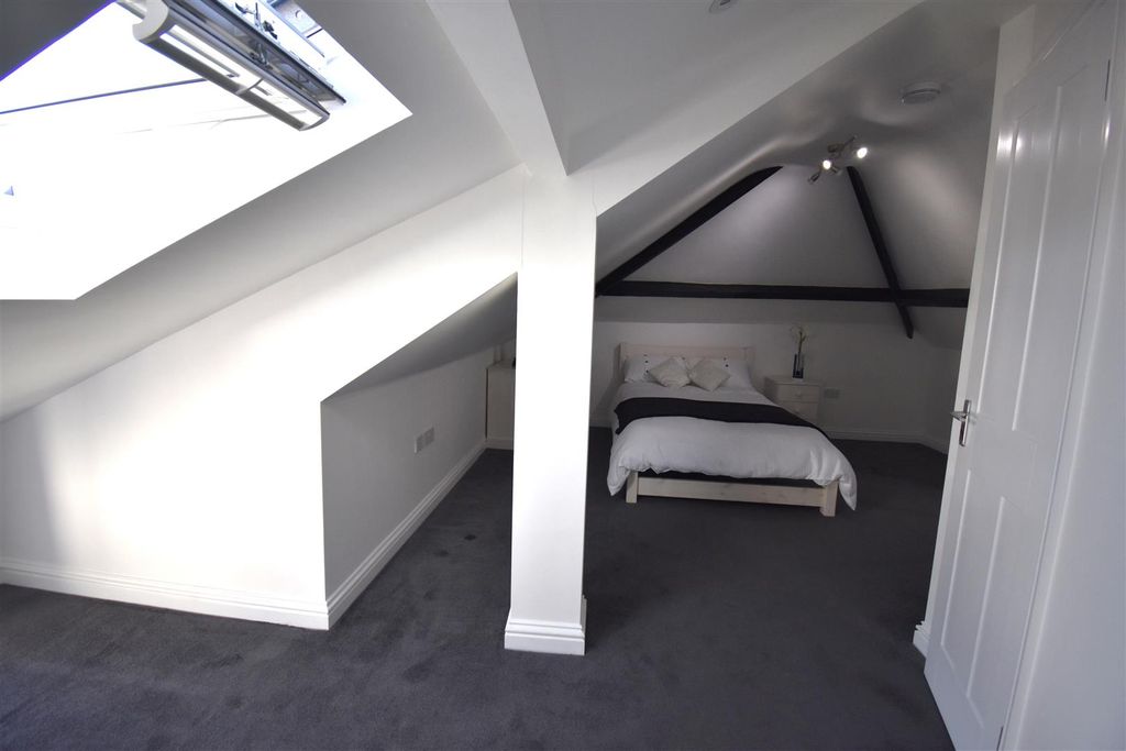 Property photo 3 of 13 5.Jpg