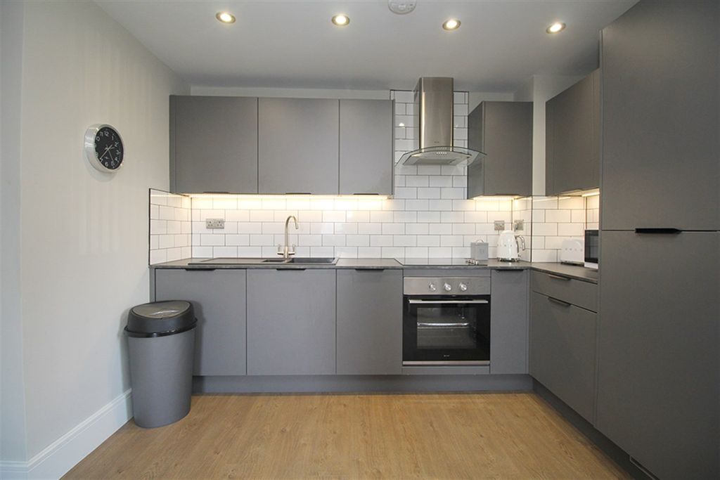 Property photo 3 of 24 Kitchen