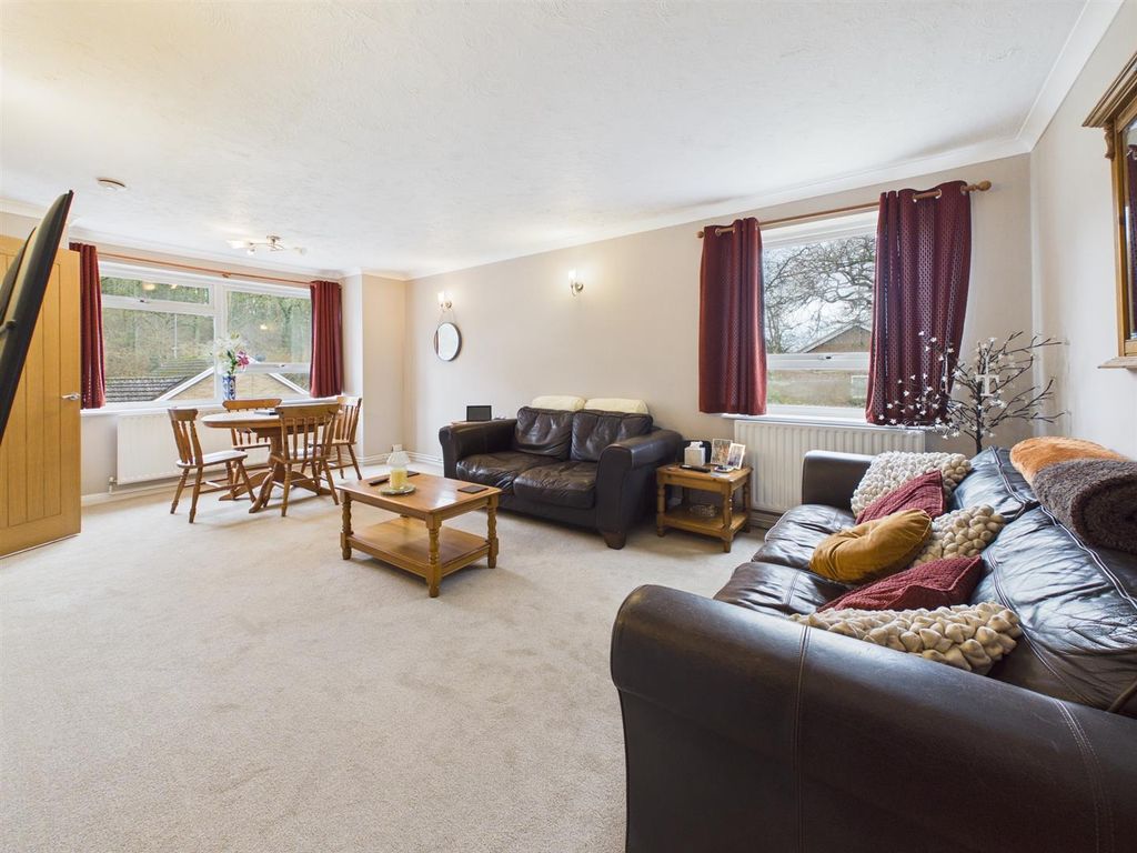 Property photo 3 of 8 Cam05510G0-Pr0166-Still002.Jpg