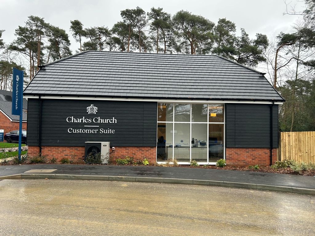 Property photo 1 of 8 Hall External.Jpg