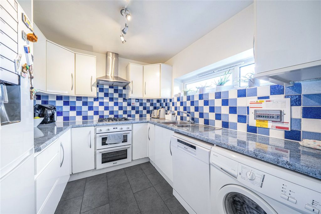 Property photo 3 of 12 Kitchen