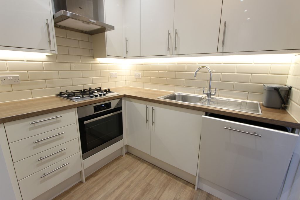 Property photo 3 of 25