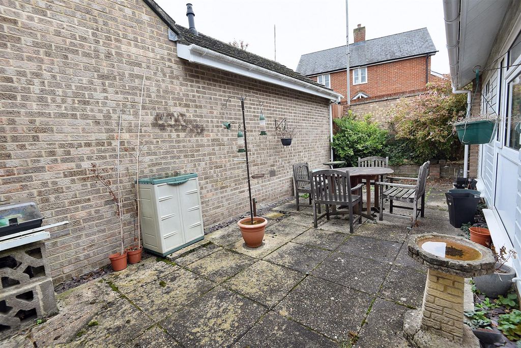 Property photo 3 of 9 Courtyard