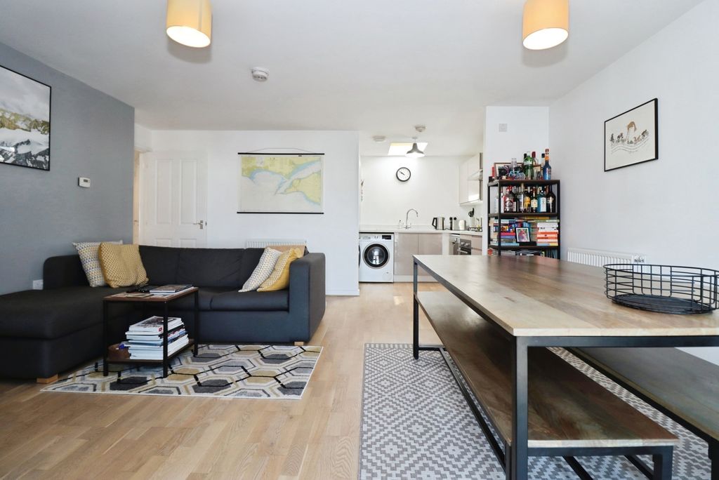 Property photo 2 of 16 Pbox-Img.Jpg