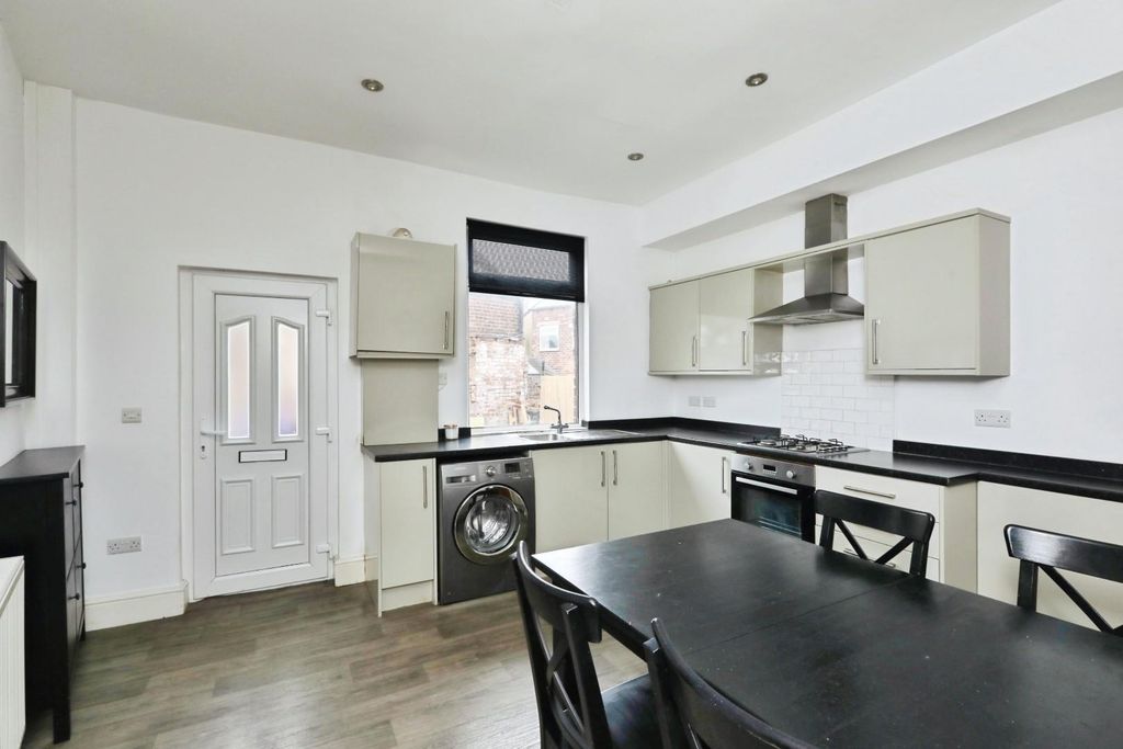 Property photo 3 of 18 Kitchen Dining Room