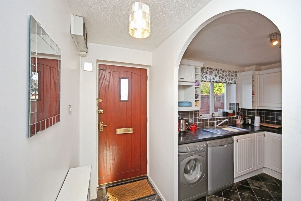 Property photo 2 of 17