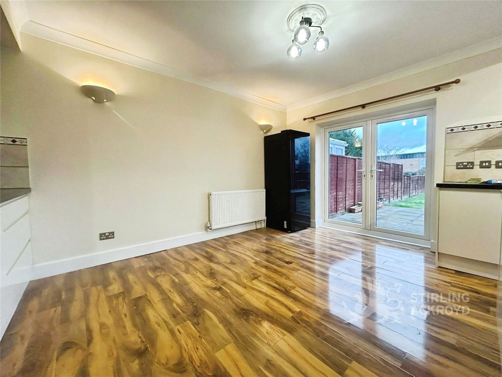 Property photo 3 of 10 Kitchen/Living Room