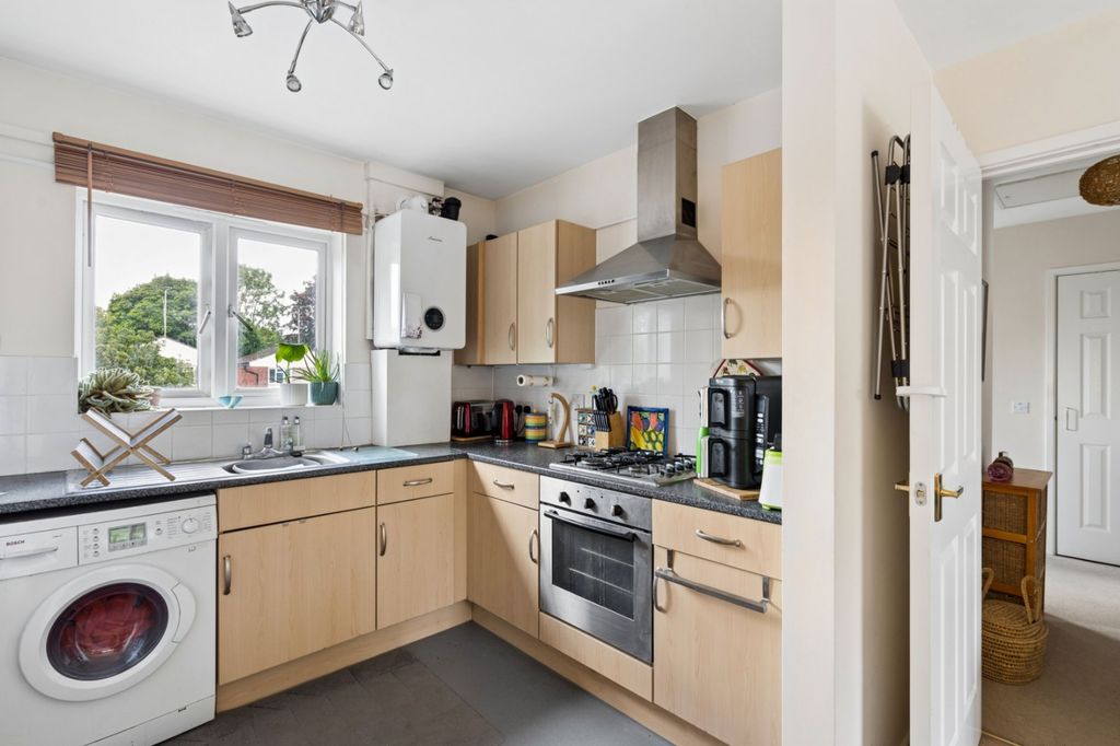 Property photo 2 of 20 Kitchen