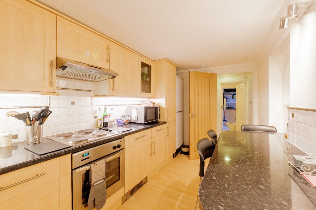 Property photo 2 of 18 4610138