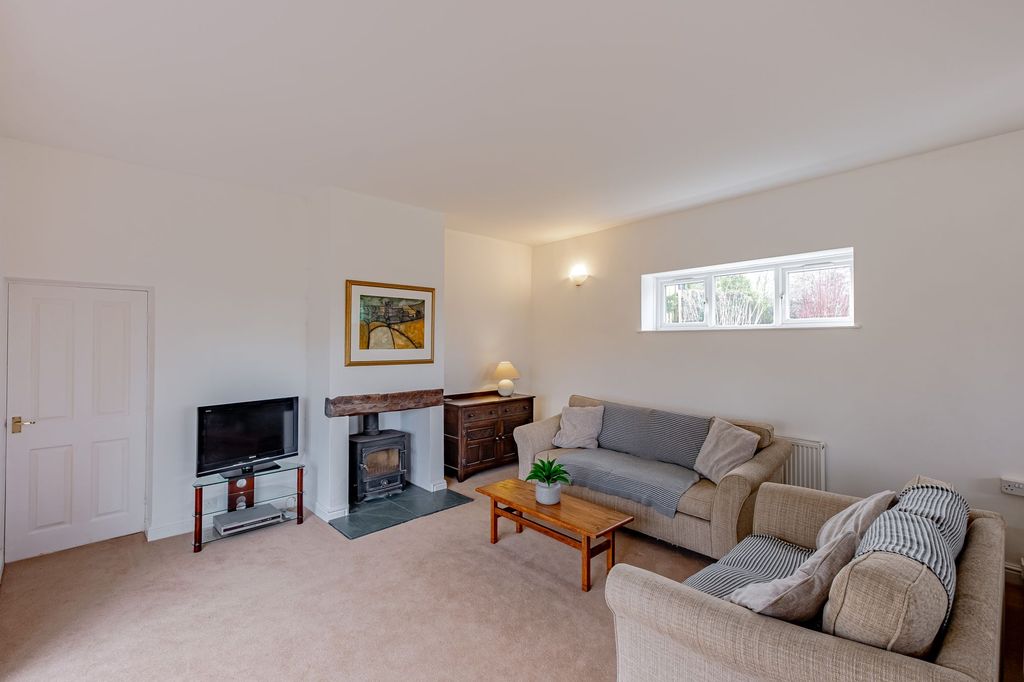 Property photo 3 of 54