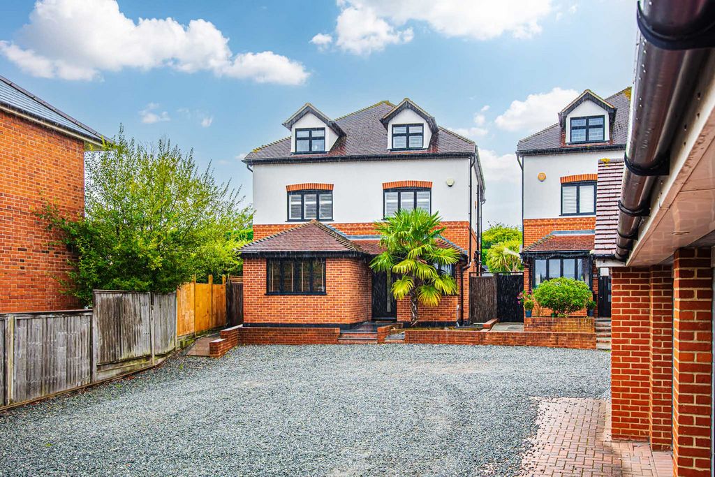 Property photo 1 of 50