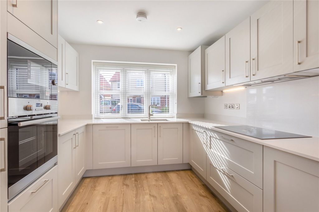 Property photo 2 of 15 Kitchen