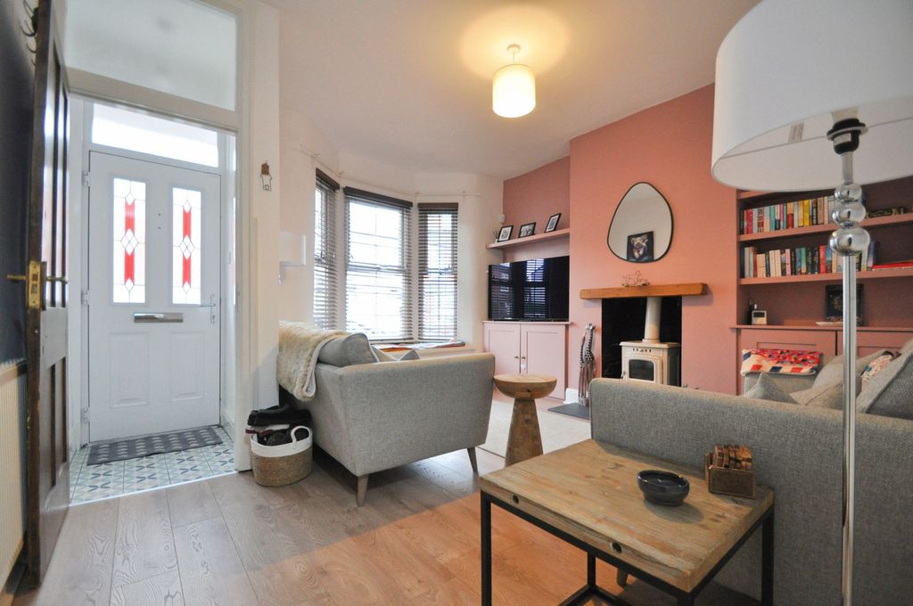 Property photo 2 of 34